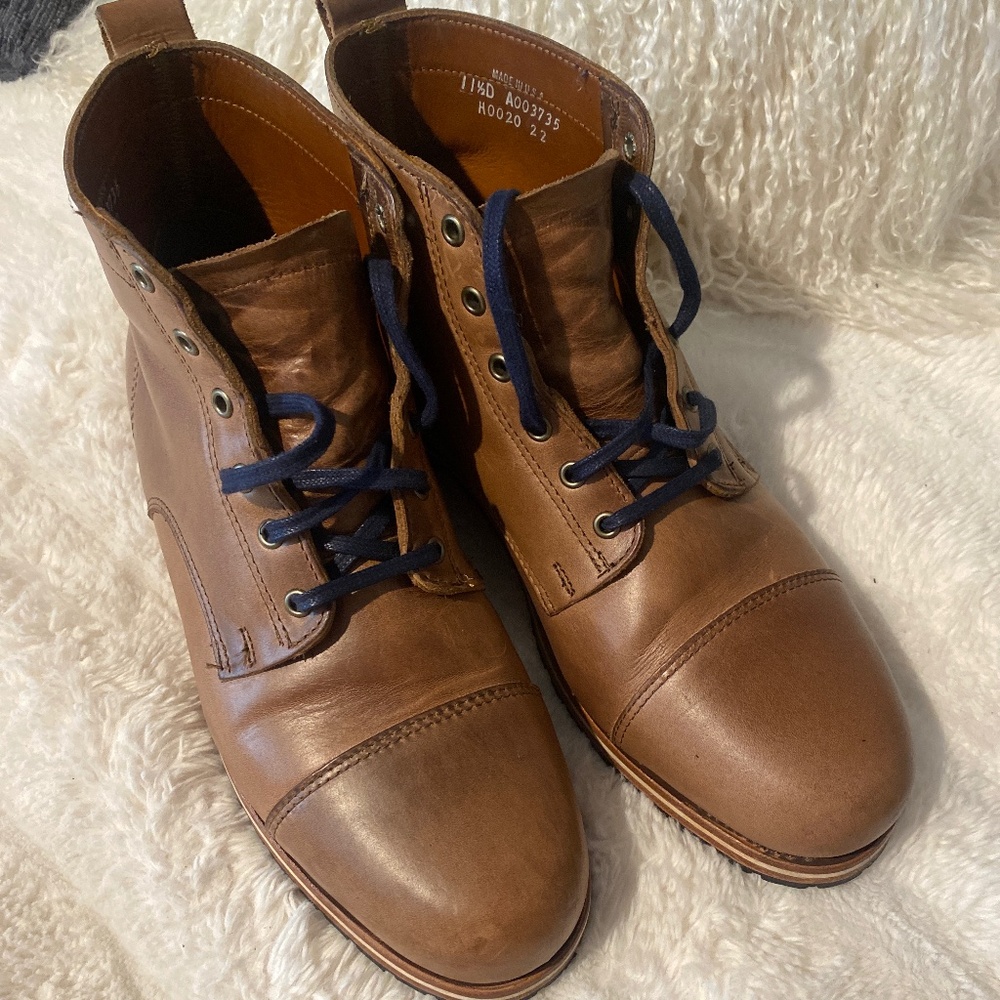 GORGEOUS HELM MENS BOOTS CARAMEL COLOR 11.5 D